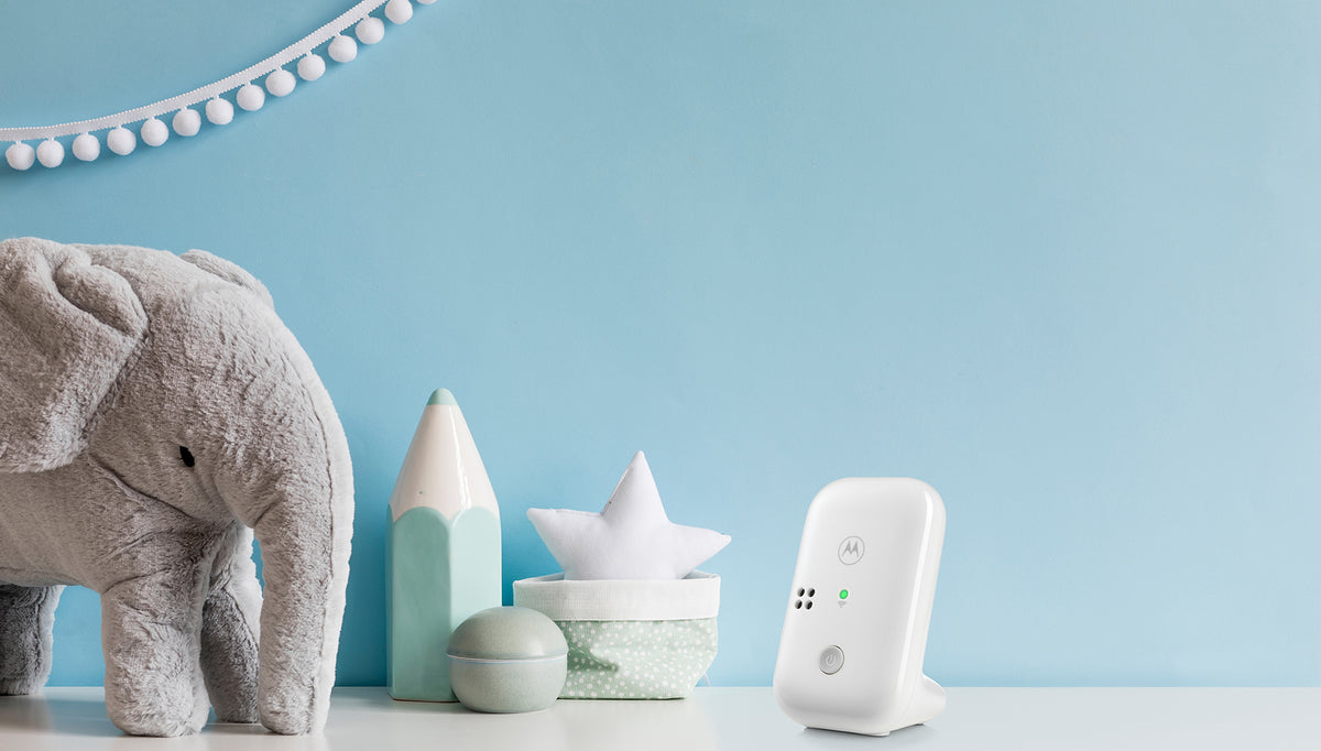 Motorola Nursery PIP10 Audio Baby Monitor Long Range LED Sound Indication (Renewed)