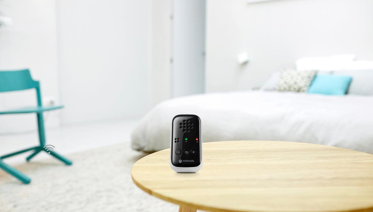 Motorola Nursery PIP10 Audio Baby Monitor Long Range LED Sound Indication (Renewed)