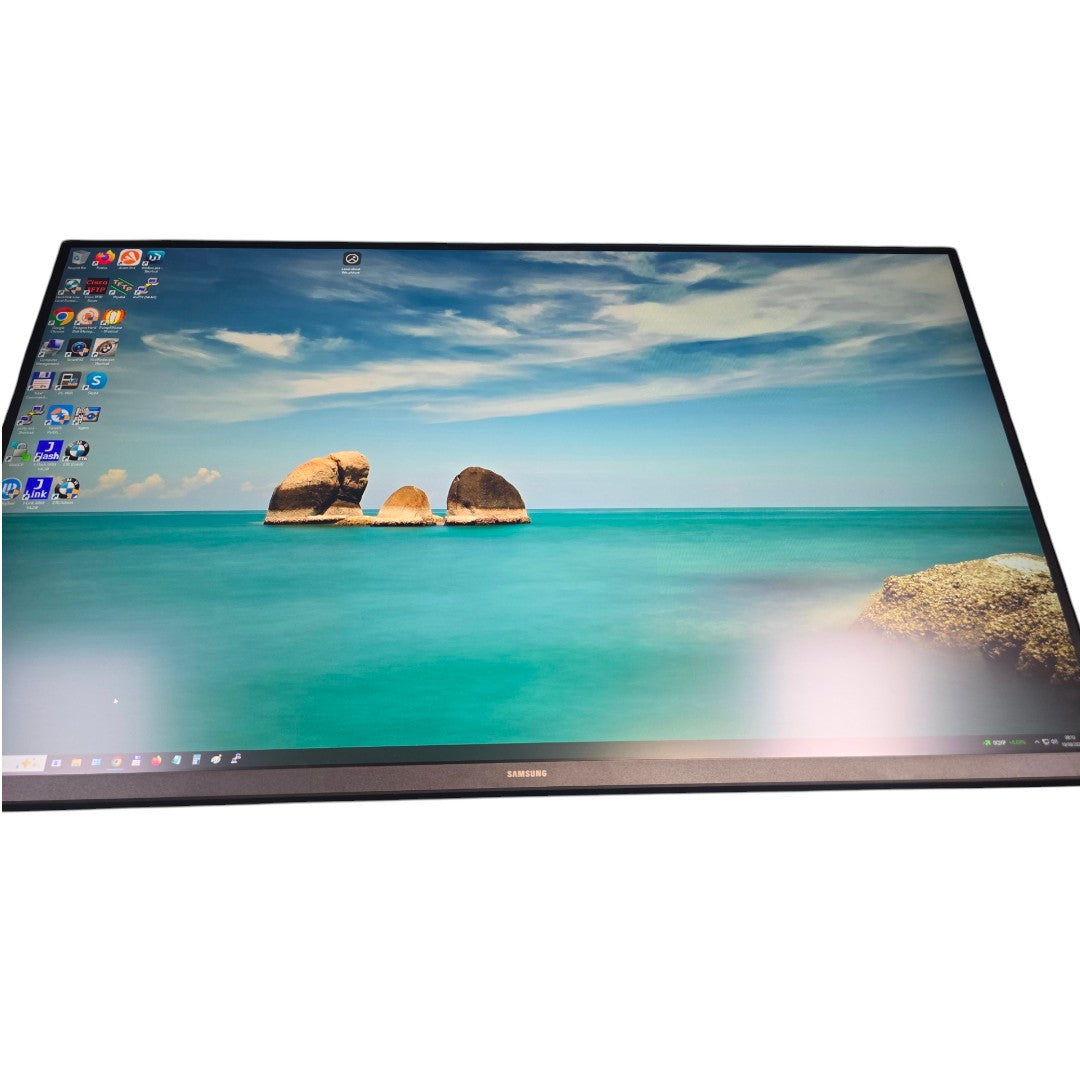 Samsung 32'' Gaming Monitor 330Hz LS32HG806ESXXU (Has Faint Lines On The Screen) (Renewed)