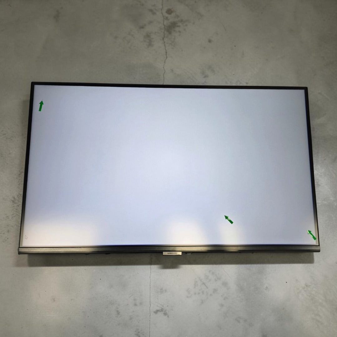Samsung 32'' Monitor Speakers LS32FM702UUXXU (Has 3 Dust Spec On The Screen) (Renewed)