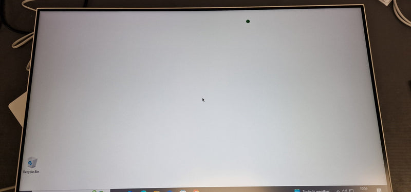 Samsung 32'' Monitor Speaker LS32DM801UUXXU (Has 1 Dust Specks On Screen) (Refurbished B-Grade)