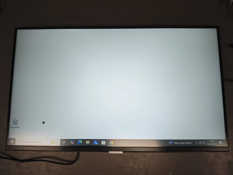 Samsung 32'' Smart Monitor Speakers LS32DM700UUXXU (Has 1 Dust Specks On Screen) (Refurbished B-Grade)
