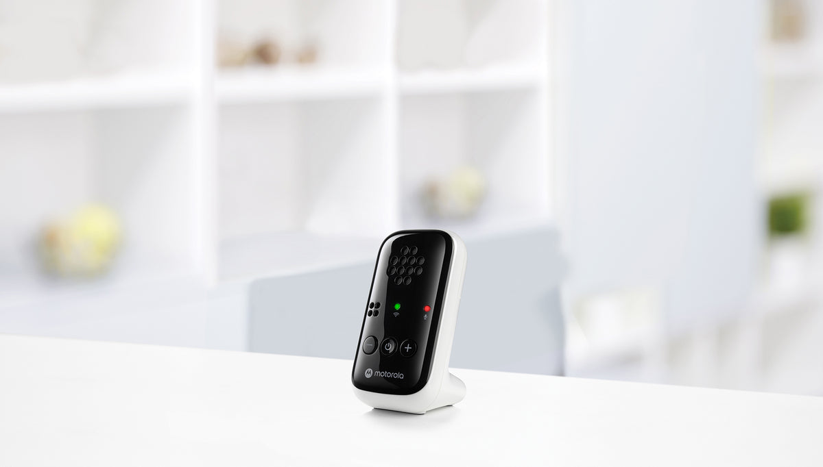 Motorola Nursery PIP10 Audio Baby Monitor Long Range LED Sound Indication (Renewed)