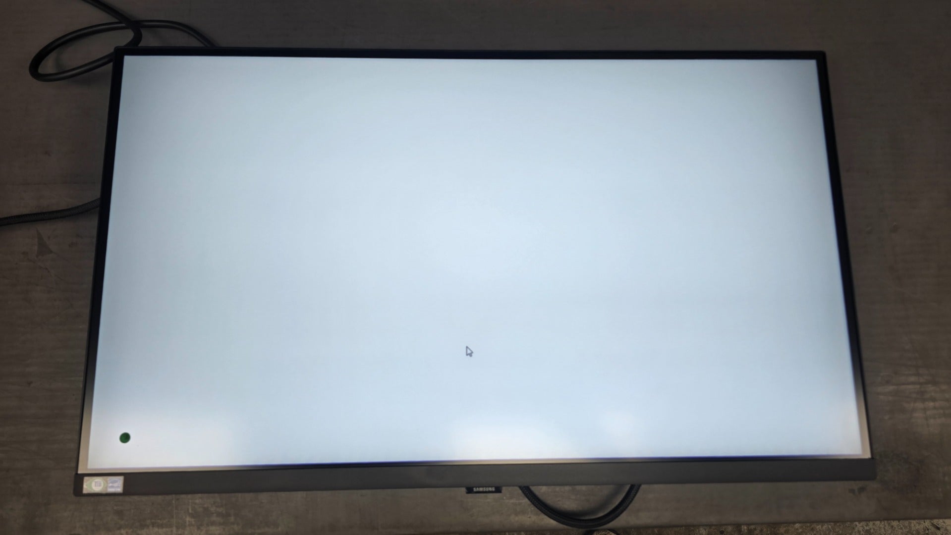 Samsung 27'' Monitor ViewFinity LS27D800UAUXXU (Has 1 Dust Spec On The Screen) (Refurbished B-Grade)